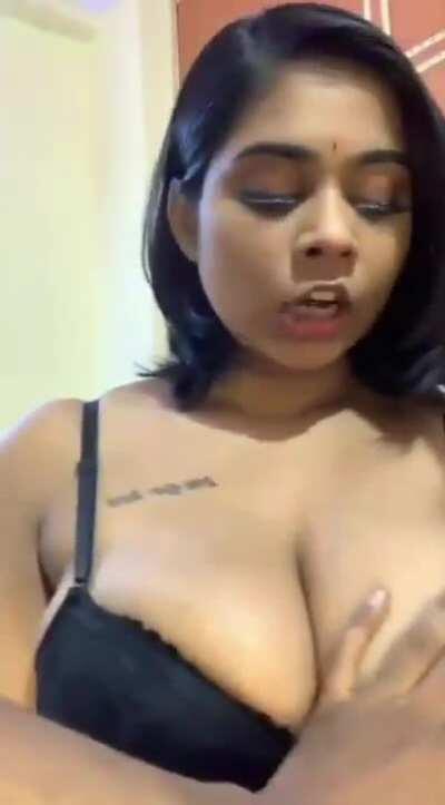 [Sexy] [Indian] [1000+] Oasi das boobs grabbed 🖤🖤🖤🖤 [Gif]