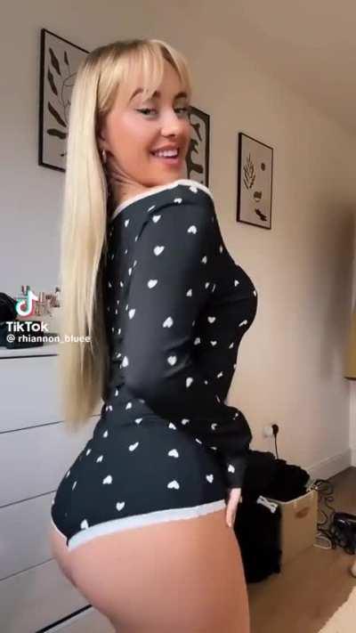 @rhiannon_bluee