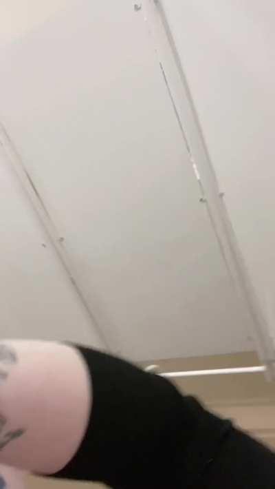 Made myself cum at the hospital while waiting for the doctor to arrive