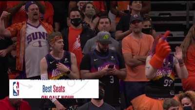 [Highlight] Suns fan dancing while up 30 just before the half