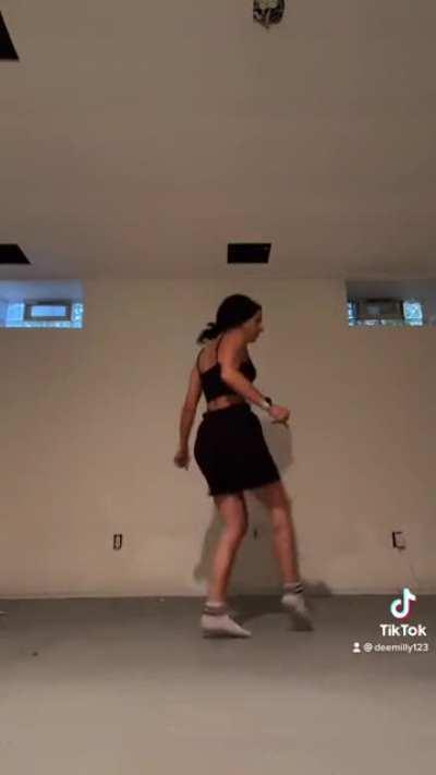 Happy Monday! It’s a great day to start your journey if you been thinking about it… do it!! 🖤🖤