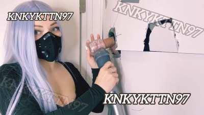 Fun at the gloryhole 😈 who's next?