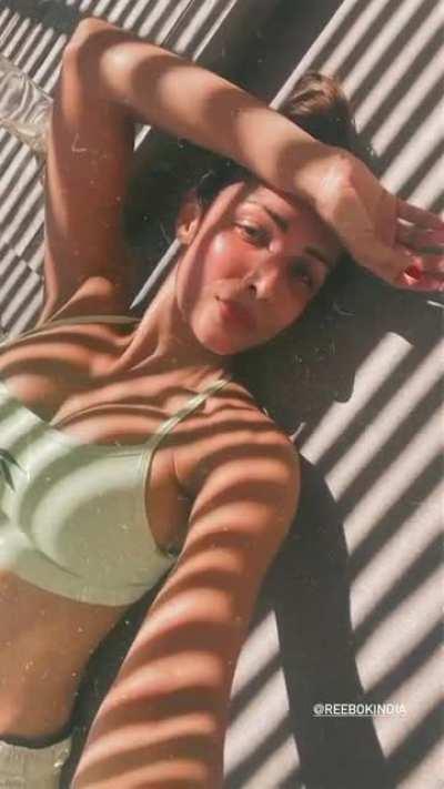 MILF Malaika Arora looking busty AF... 🔥🔥🔥