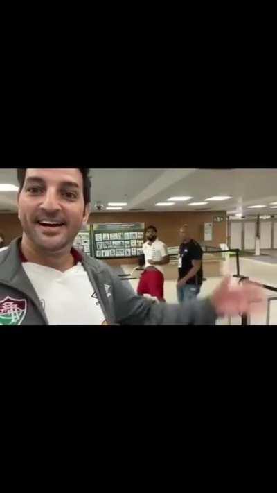 Mais uma do GabiBunda ontem perdendo a linha. Falou pro torcedor do Flu 