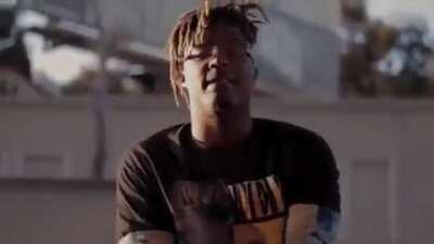 Song came on and I got hit with all my sadness, anxiety, depression that I was facing last year but in a good way. Thank you for helping me I wish we could have helped you. 999🕊️