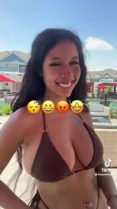 Missing emoji 🍒 [@heluvemmyx]