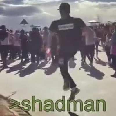 Shadhan *le hace un dibujo nopor*