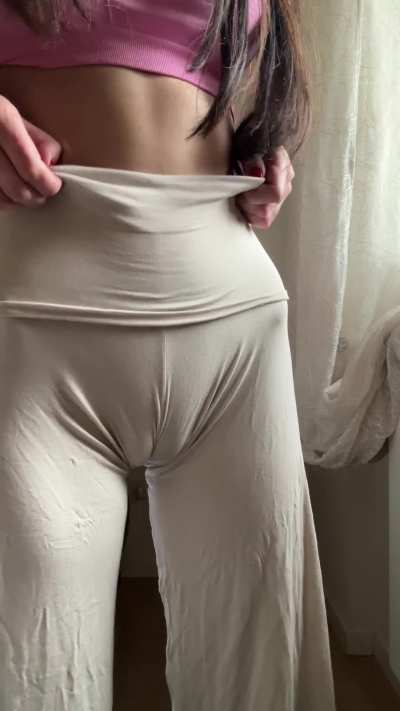 people think I wear a prostatic camel toe… but it’s only my fat pussy