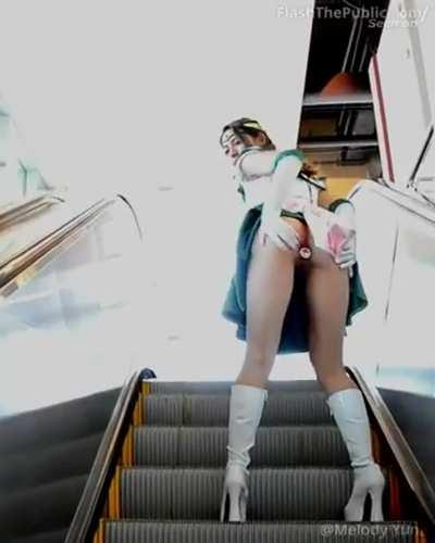 Plugged Sexy Chick Flashing Around