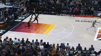 [Highlight] Lonnie Walker IV gets the tough go-ahead bucket to go over Gobert with 15 seconds left