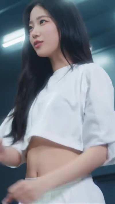 LE SSERAFIM - Chaewon, Kazuha & Sakura 🥵