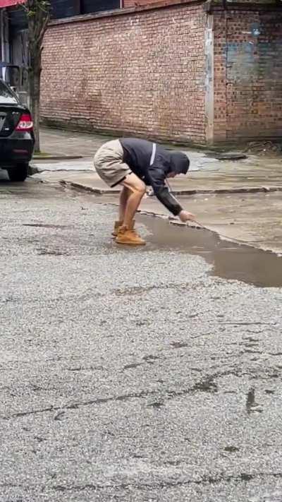 Different way to avoid stepping on water