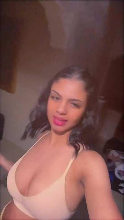 I'm home alone.. please cum over