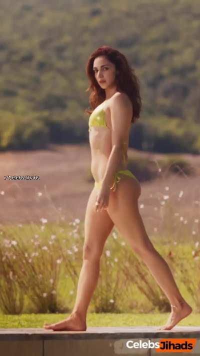 Kiara Advani's hot petite body ❤️‍🔥🥵