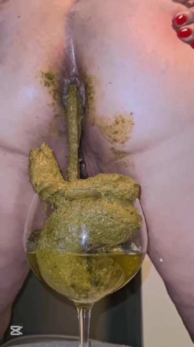 Princess Fiona green filthy bath