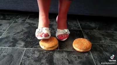 Withe high heels mules burger crushing 