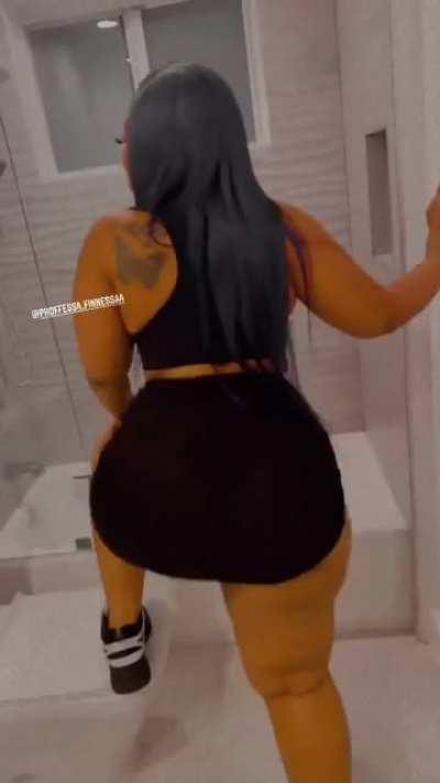 Since Y’all Not Posting Anything. Ass Coming Out The Dress 😍