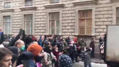 Police in St. Petersburg tried to scare people, but it didn't work