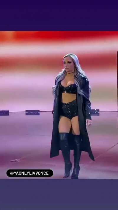 Liv Morgans tits bouncing