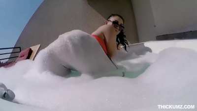 Mandy muse bike n bath slut