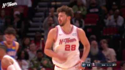 [Highlight] Alperen Sengun spins around Chet Holmgren and 