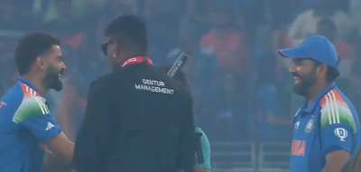 Virat and Rohit playing Dandiya