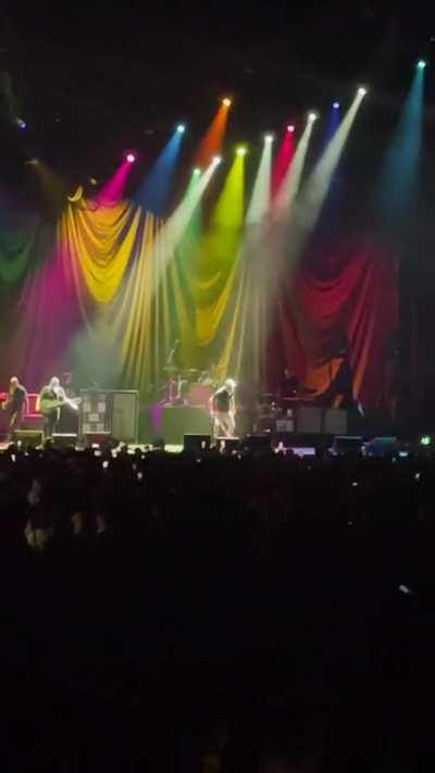 Great show tonight in Melbourne. But can we get a round of applause for the vacuum guy.