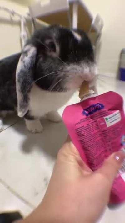 I'm having a blast at the club with banana puree