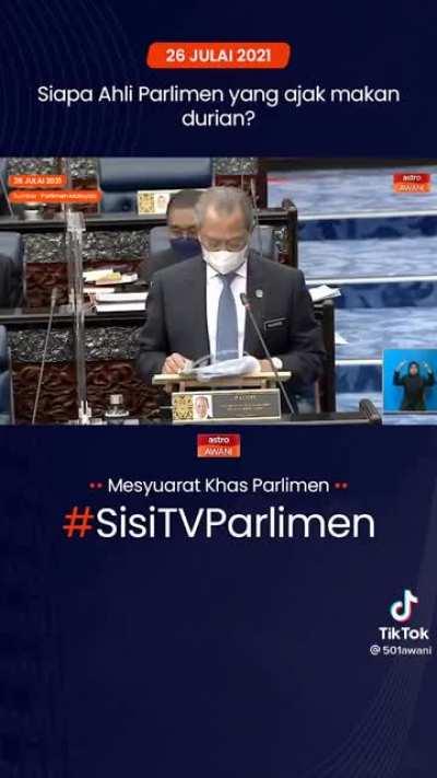 Somebody ajak makan durian during Abah’s speech