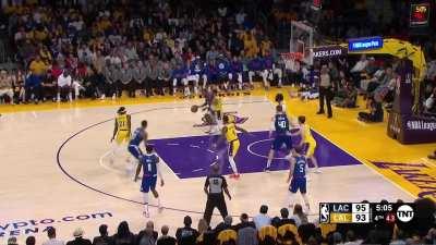 [Highlight] Kawhi Leonard does not care as he makes the layup with Westbrook and Beverly swarming him