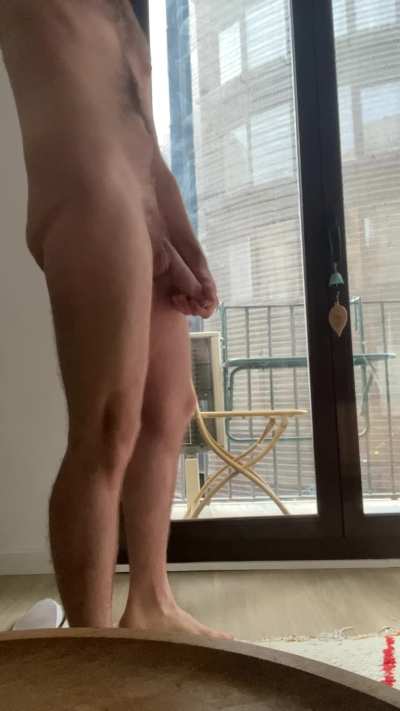 I live next to a hotel and this is my morning routine