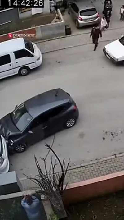 Put em stupid kids on leash