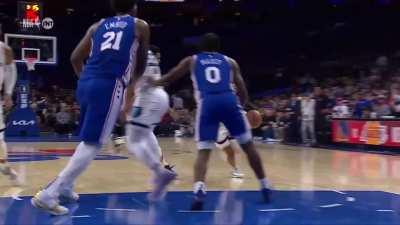 [Highlight] Embiid gets a disgusting block on Ja Morant (replay)