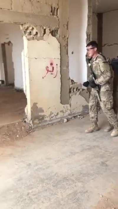 to toss a flashbang