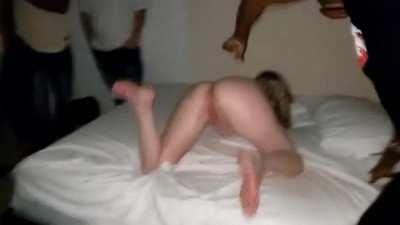 White dick would never make her shake like this 😍