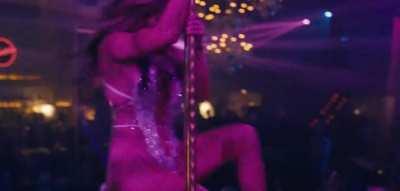 J Lo shaking her ass