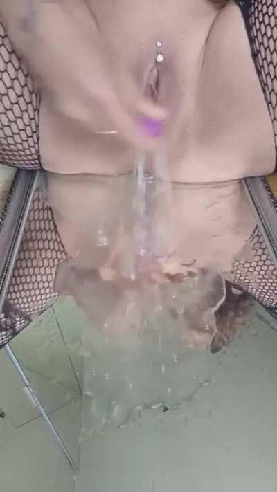 Would you like to be st the place of the mirror?😈