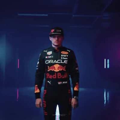 who thought this intro was a good idea i´d like to know