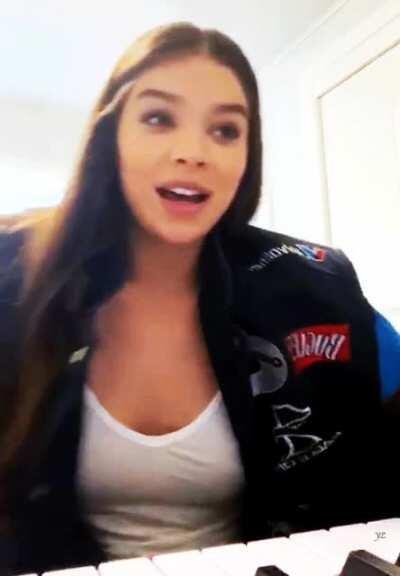 Hailee Steinfeld