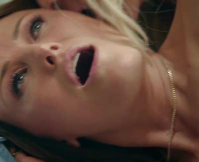 Malin Akerman & Brittany Snow - The Hunting Wives S01E04 (2025)