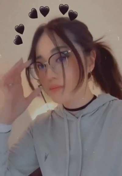 Kimi learned how to wink 