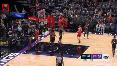 [Highlight] Fred Vanvleet banks in the contested long 2-pointer to beat the first half buzzer