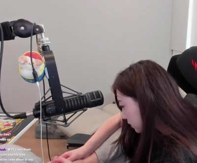 Fanfan showing her birthmark - February 2025