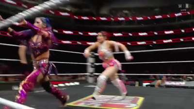 Iyo calls out Asuka on her abusive behavior, then wrestles Kairi! (RAW - 10/6/25)