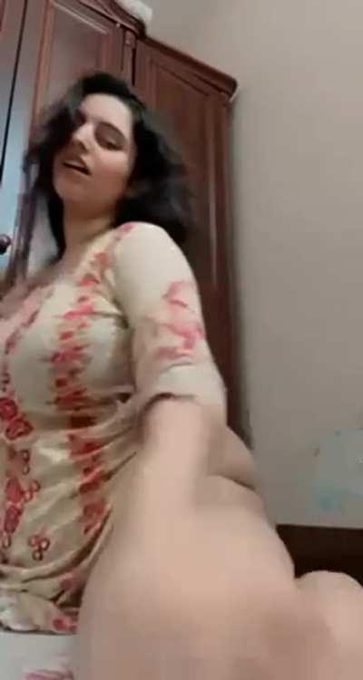 does anyone has her mega folder???