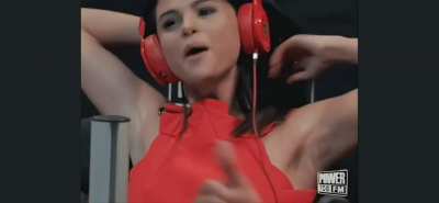 Selena gomez armpits