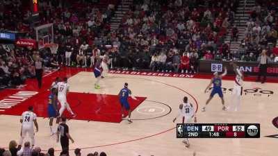 [Highlight] Dame knocks down the deep three with no hesitation!