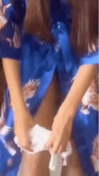 Ishita khanna wearing panty 🥵teasing us ✊🏻💦