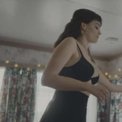 Emma Mackey, - From Sex Education