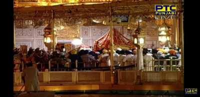 Shout out to the guy doing a Matha Tekh on a paddle boat today, ha! @ Shri Harmandir Sahib, bottom left of screen.